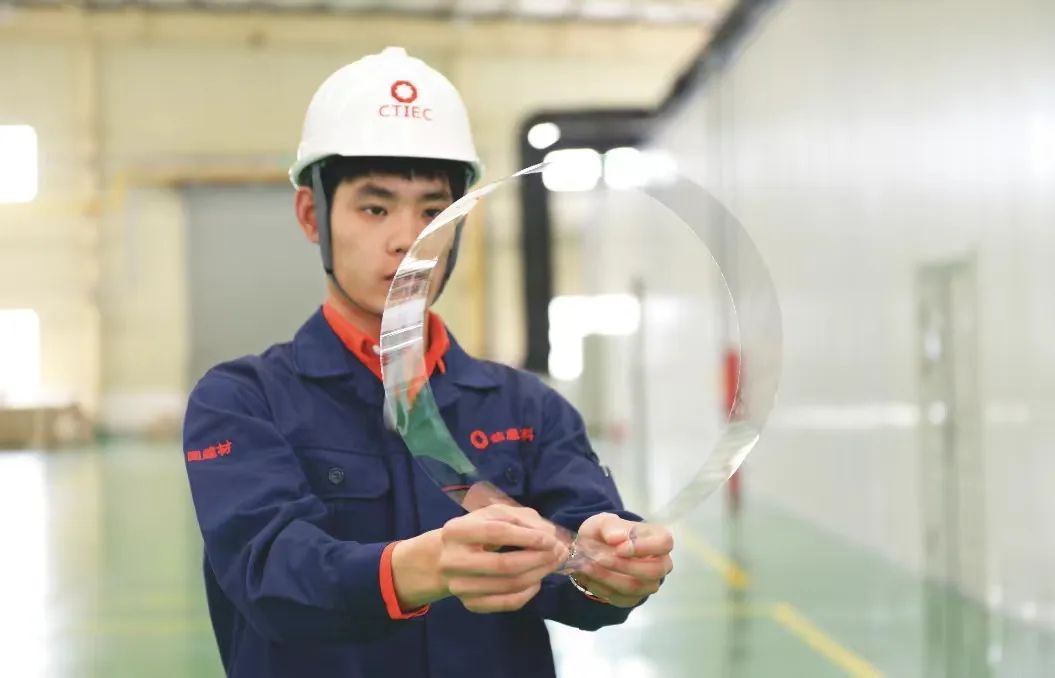 		《建材行业碳达峰实验计划》解读 | 彭寿：坚持高端化、智能化、绿色化，，为建材行业“双碳”生长孝顺玻璃实力_节能环保_尊龙凯时集团有限公司	