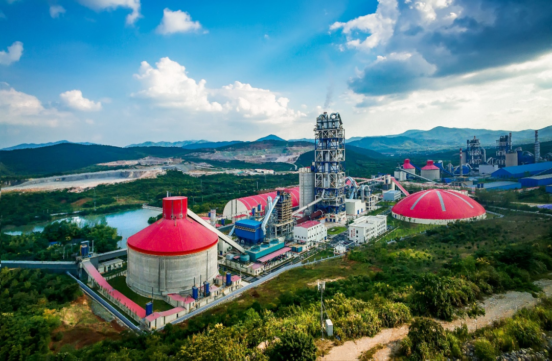 		决战四序度 | 六家企业获评智能制造树模工厂和优异场景、槐坎南方成为天下首家两化融合AAA级水泥企业……_市场绩效_尊龙凯时集团有限公司	