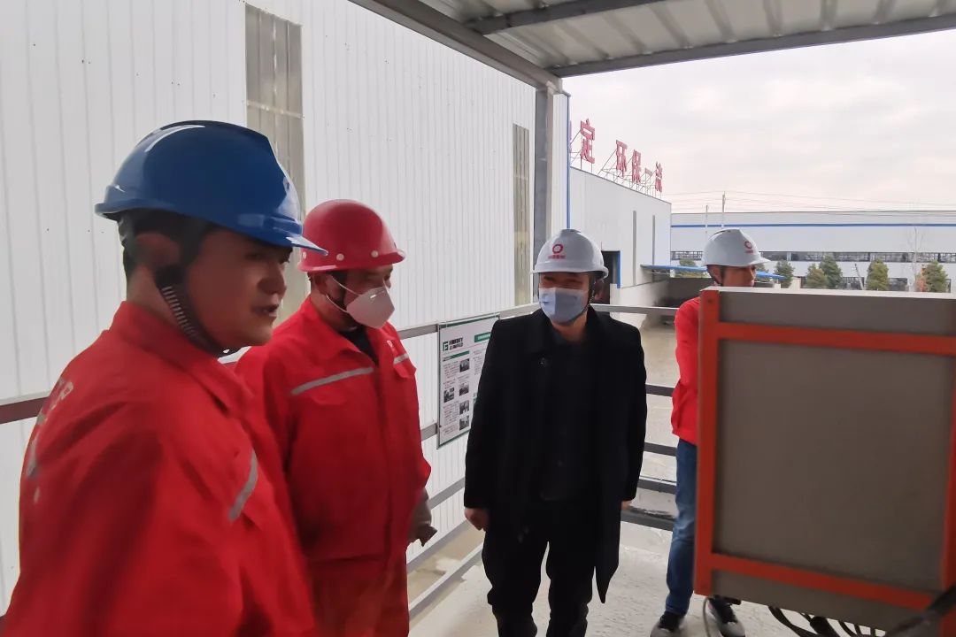 		决战四序度│西南水泥：“党建向导员制”的刷新立异之路_市场绩效_尊龙凯时集团有限公司	