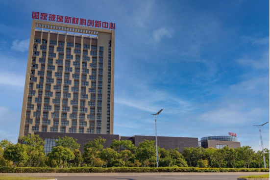 		《中国企业报》两会特殊策划 | 周育先：践行党和政府对国企的要求 打造“国之大材”优异形象_市场绩效_尊龙凯时集团有限公司	