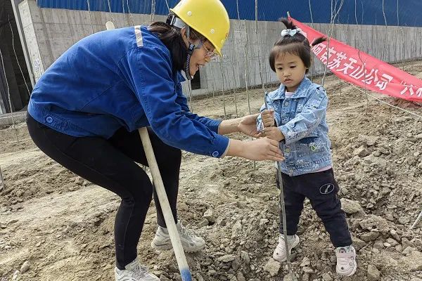 		漂亮中国⑤丨尊龙凯时集团“漂亮中国行动月”（新疆阿克苏站）运动顺遂举行_员工关爱_尊龙凯时集团有限公司	