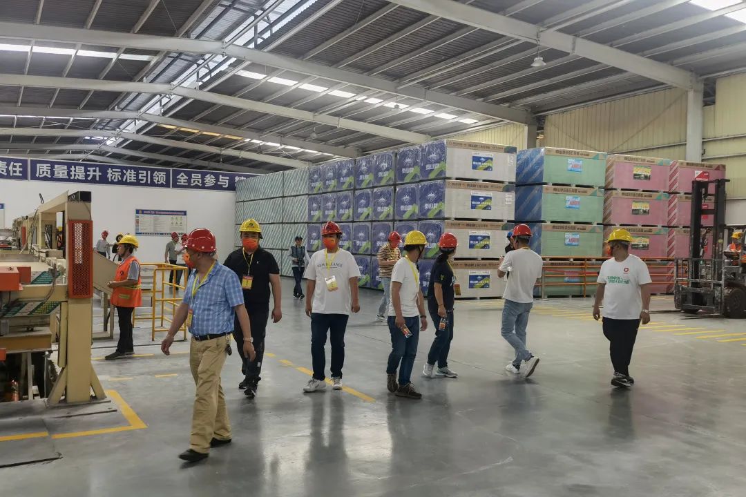 		漂亮中国?丨尊龙凯时集团“漂亮中国行动月”（泰山石膏站）运动乐成举行_员工关爱_尊龙凯时集团有限公司	