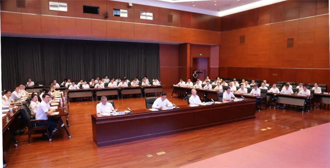		李新华与集团第五期EMT培训班学员座谈交流_员工关爱_尊龙凯时集团有限公司	