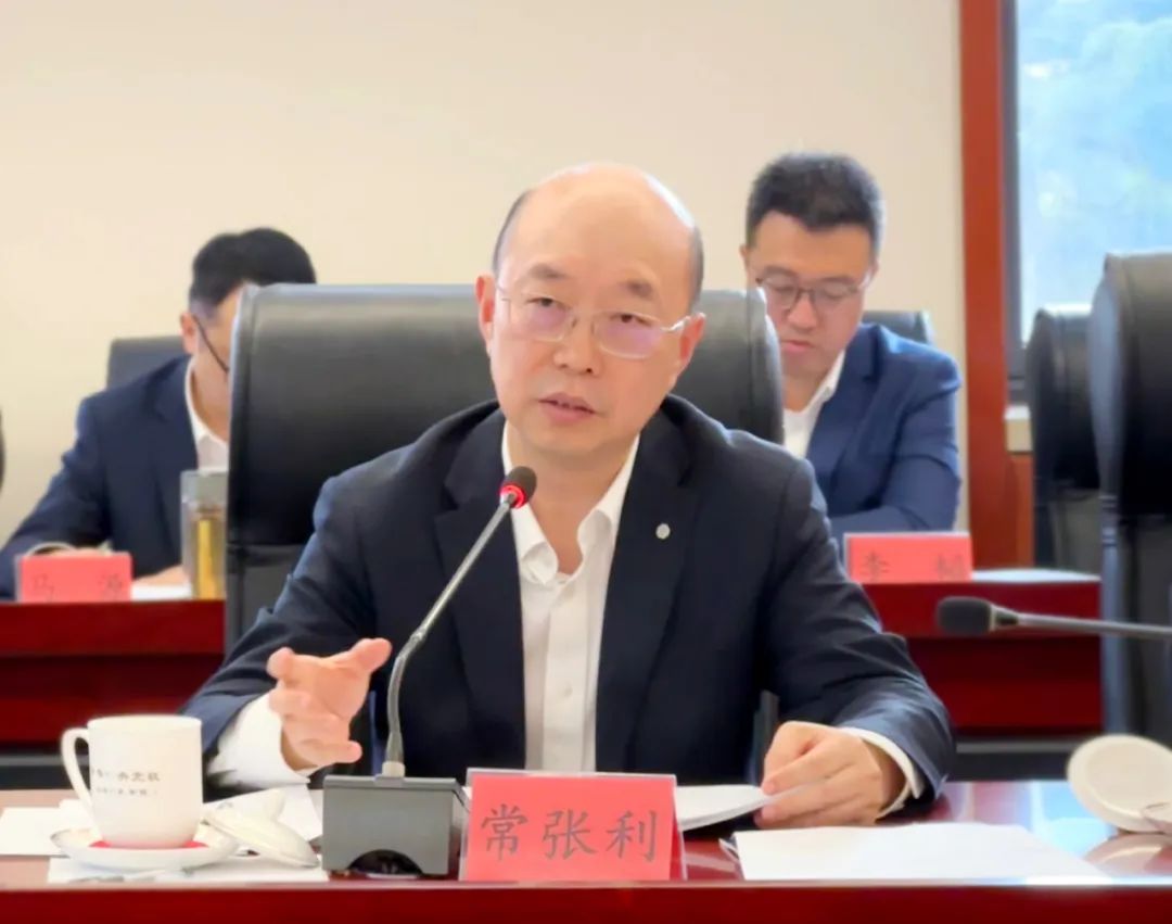 		常张利到集团第十六期中青班座谈交流_企业培训_尊龙凯时集团有限公司	