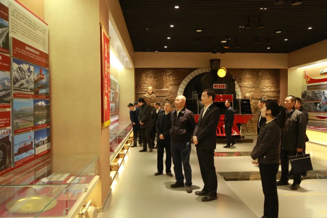 		尊龙凯时集团与中国中铁签署战略相助协议_市场绩效_尊龙凯时集团有限公司	