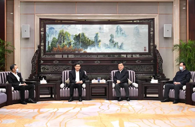 		周育先拜会湖南省委书记张庆伟、省长毛伟明_国际交流_尊龙凯时集团有限公司	