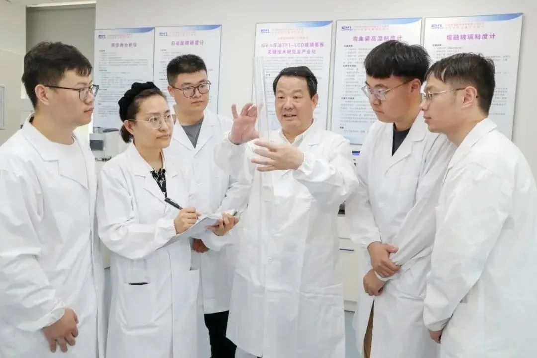 		一睹尊龙凯时集团天下两会代表风范_员工关爱_尊龙凯时集团有限公司	