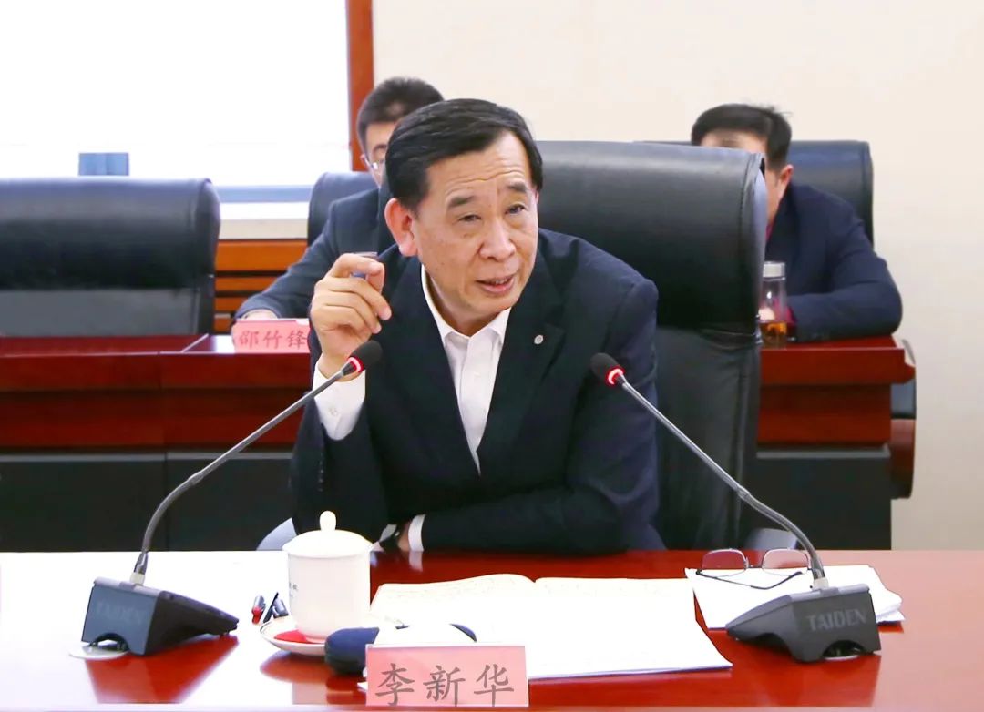 		李新华到集团第十五期中青班开展座谈交流_企业培训_尊龙凯时集团有限公司	