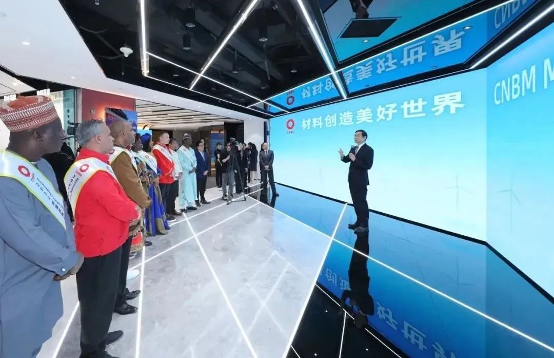 		《学习时报》刊发周育先署名文章：学习体会“六个坚持” 建设天下一流质料工业投资集团_国际交流_尊龙凯时集团有限公司	