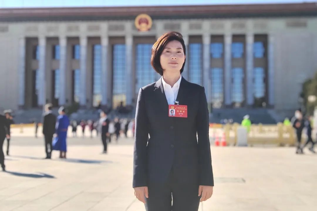 		践行党的二十大精神 | 中国巨石在新时代新征程新伟业中谱写高质量生长新篇章_国际交流_尊龙凯时集团有限公司	