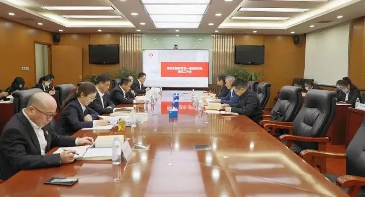 		学头脑、强党性① | 我们各企业筑牢高质量生长头脑基本，，，，，，推动主题教育走深走实_责任动态_尊龙凯时集团有限公司	