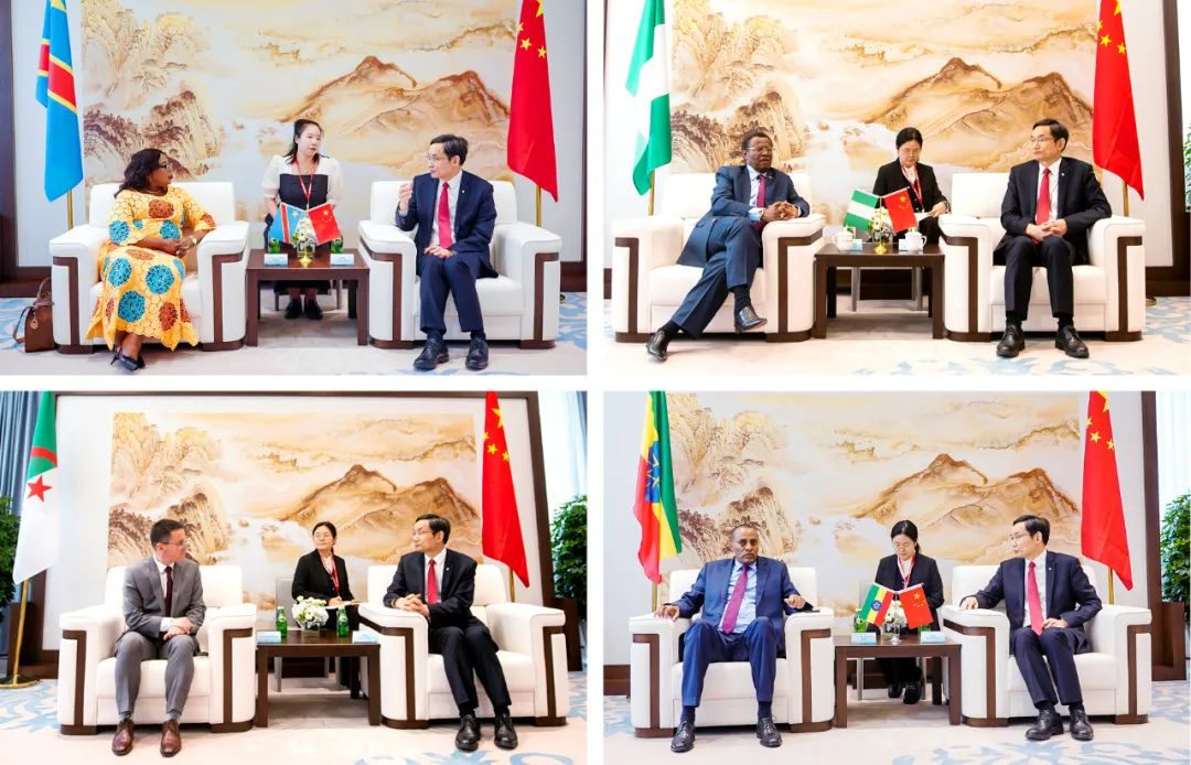 		周育先受邀加入第七届天下智能大会开幕式并出席中材国际首届水泥绿色智能生长峰会_国际交流_尊龙凯时集团有限公司	