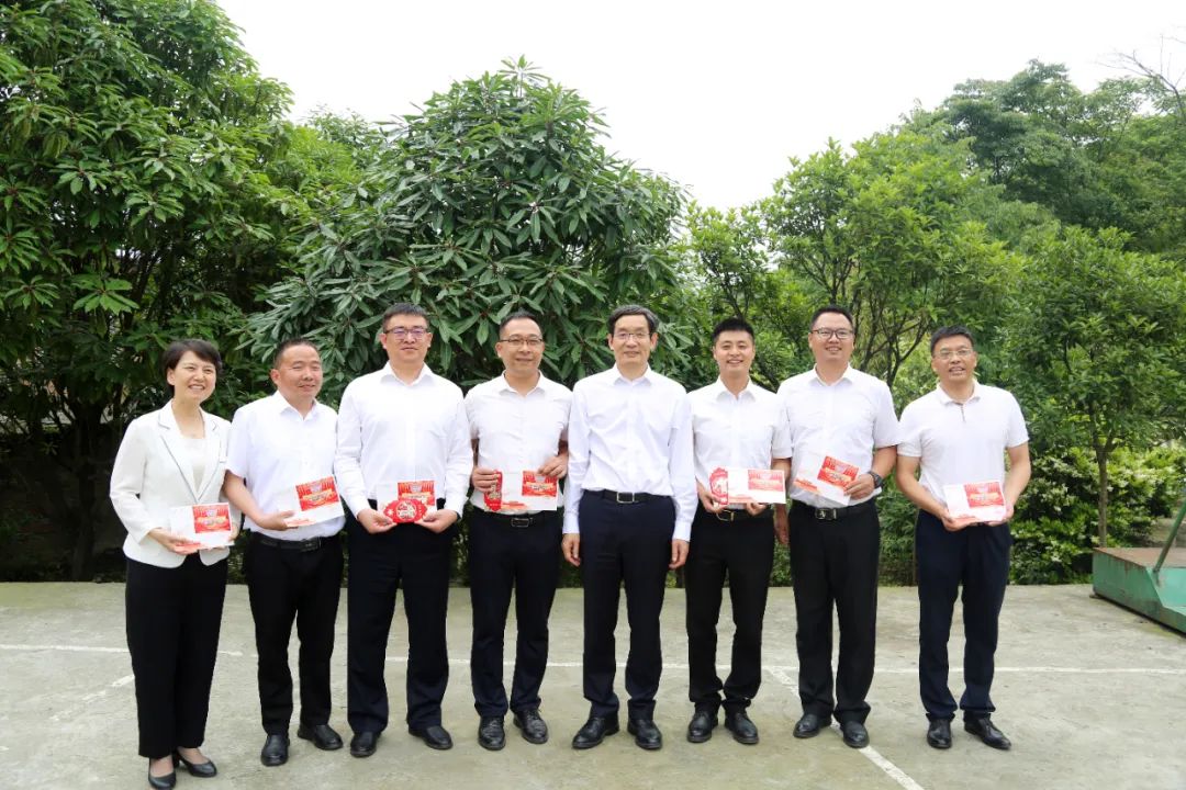 		周育先赴云南省绥江县调研墟落振兴事情_企业公民_尊龙凯时集团有限公司	