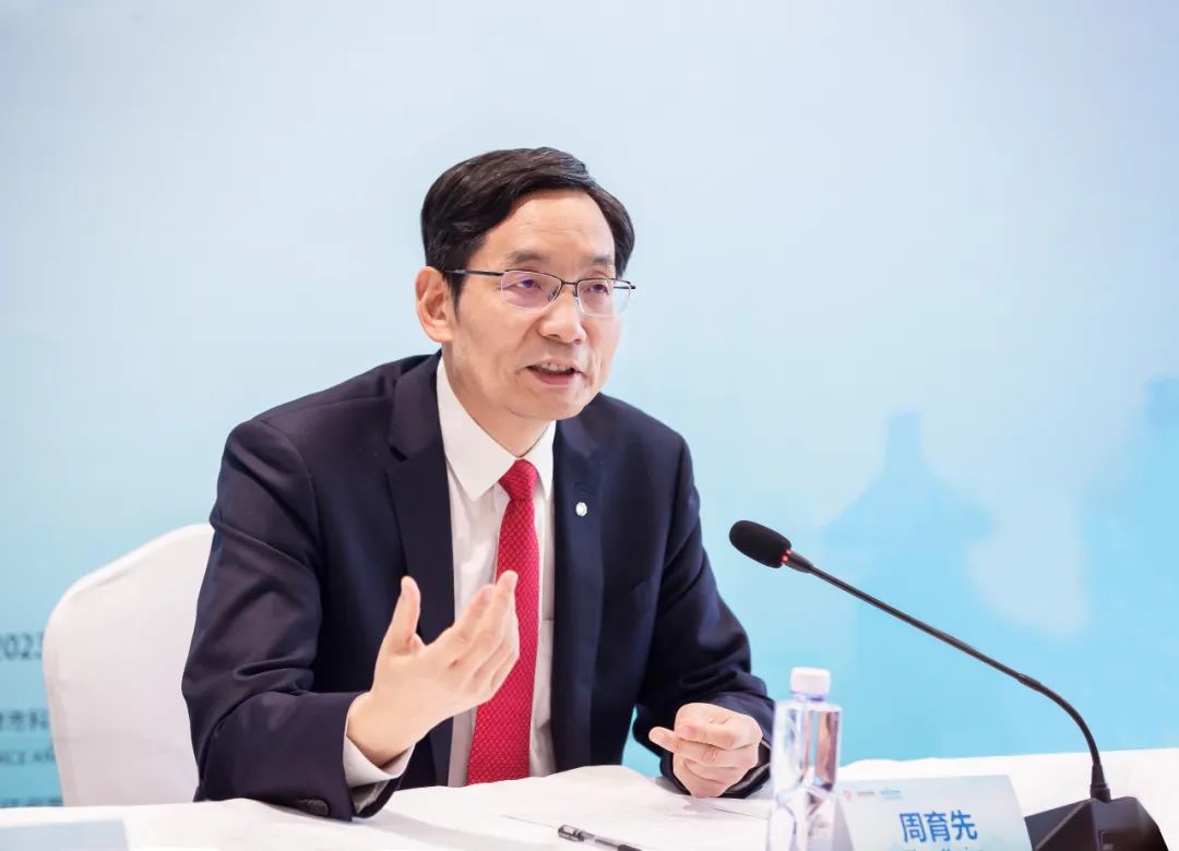 		《英才》杂志访谈 | 周育先：数字化转型势在必行，，，不进则退_国际交流_尊龙凯时集团有限公司	