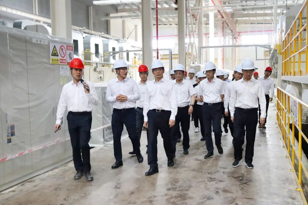 		周育先受邀加入2023天下动力电池大会并调研集团在宜宾企业_国际交流_尊龙凯时集团有限公司	