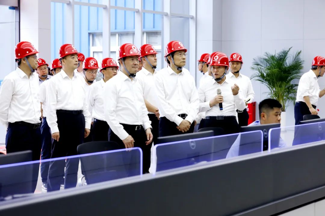 		周育先受邀加入2023天下动力电池大会并调研集团在宜宾企业_国际交流_尊龙凯时集团有限公司	