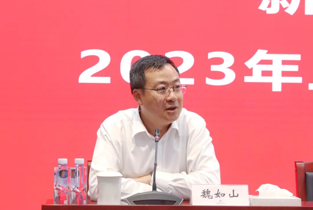 		集团向导出席新天山水泥2023年上半年岁情聚会_市场绩效_尊龙凯时集团有限公司	