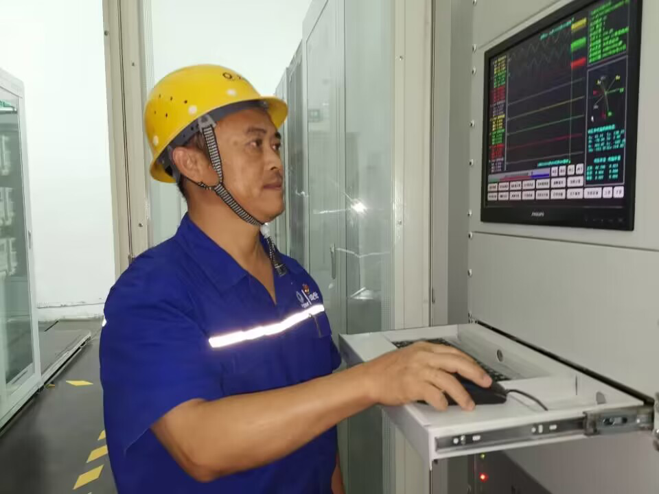 		尊龙凯时集团4名小我私家荣获“2023年水泥行业优异总工程师”称呼_员工关爱_尊龙凯时集团有限公司	