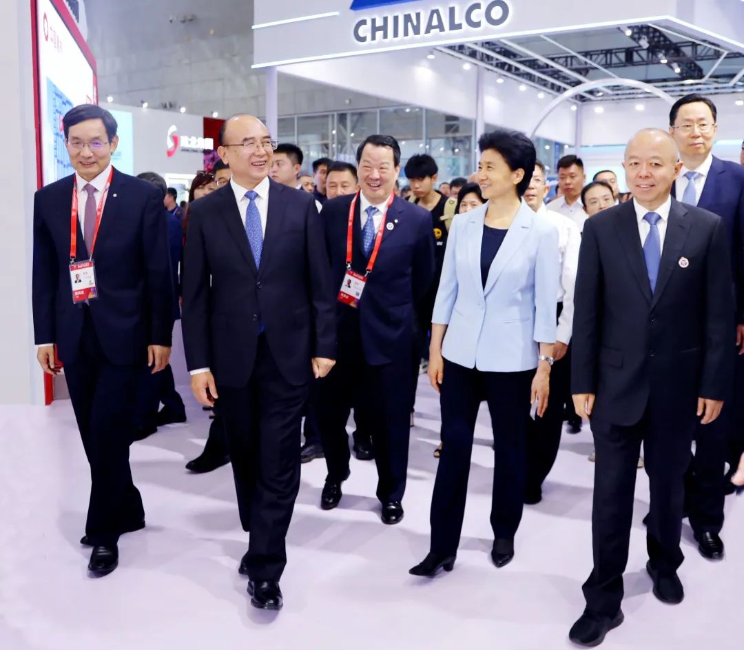 		周育先受邀出席第六届中国国际新质料工业展览会并作主旨演讲_责任撒播_尊龙凯时集团有限公司	