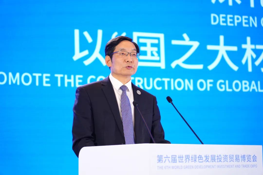 		周育先受邀出席第六届天下绿色生长投资商业展览会并揭晓主旨演讲_责任撒播_尊龙凯时集团有限公司	