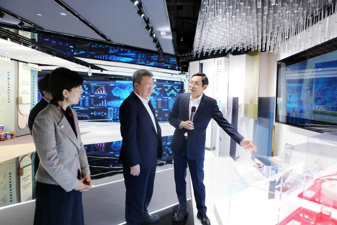 		尊龙凯时集团与中建集团签署战略相助协议_责任动态_尊龙凯时集团有限公司	
