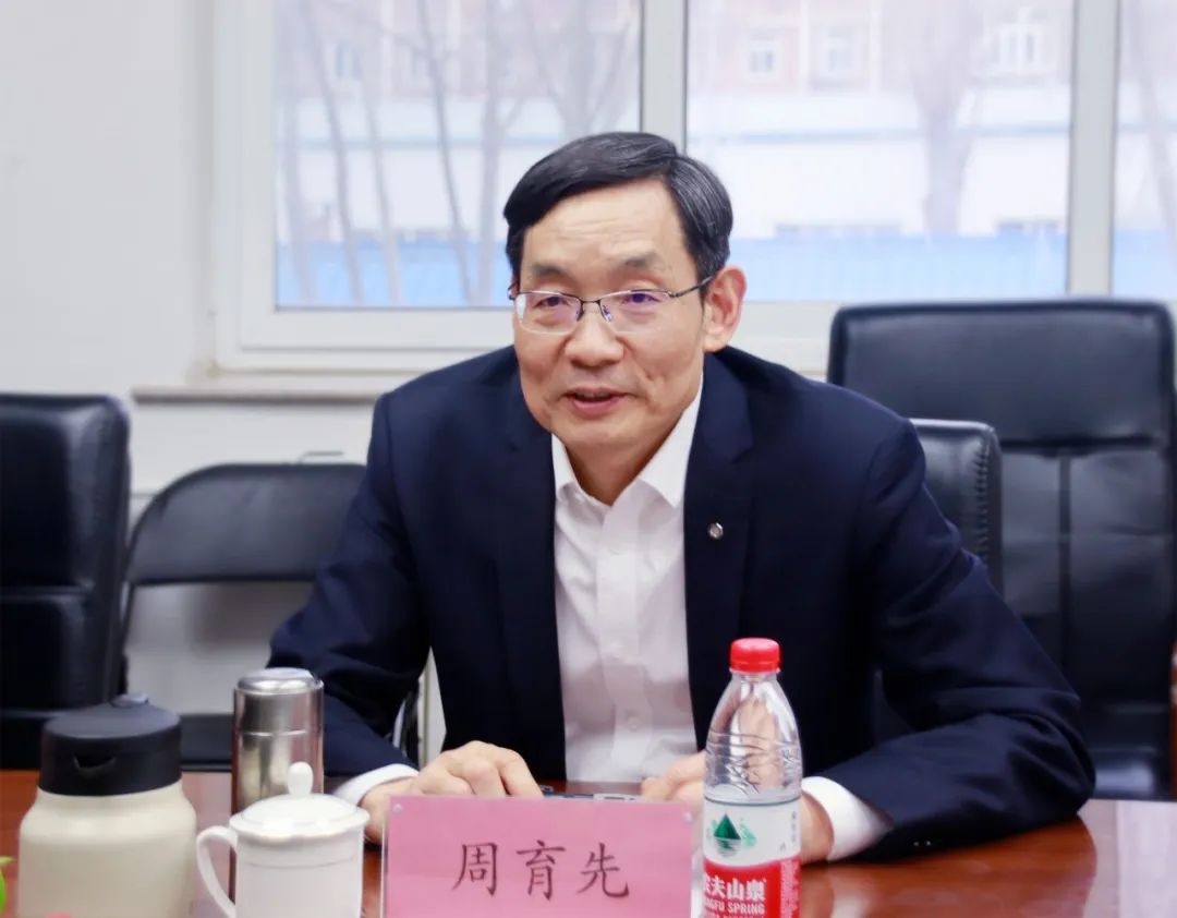 		周育先赴晶体院开展调研慰问_员工关爱_尊龙凯时集团有限公司	