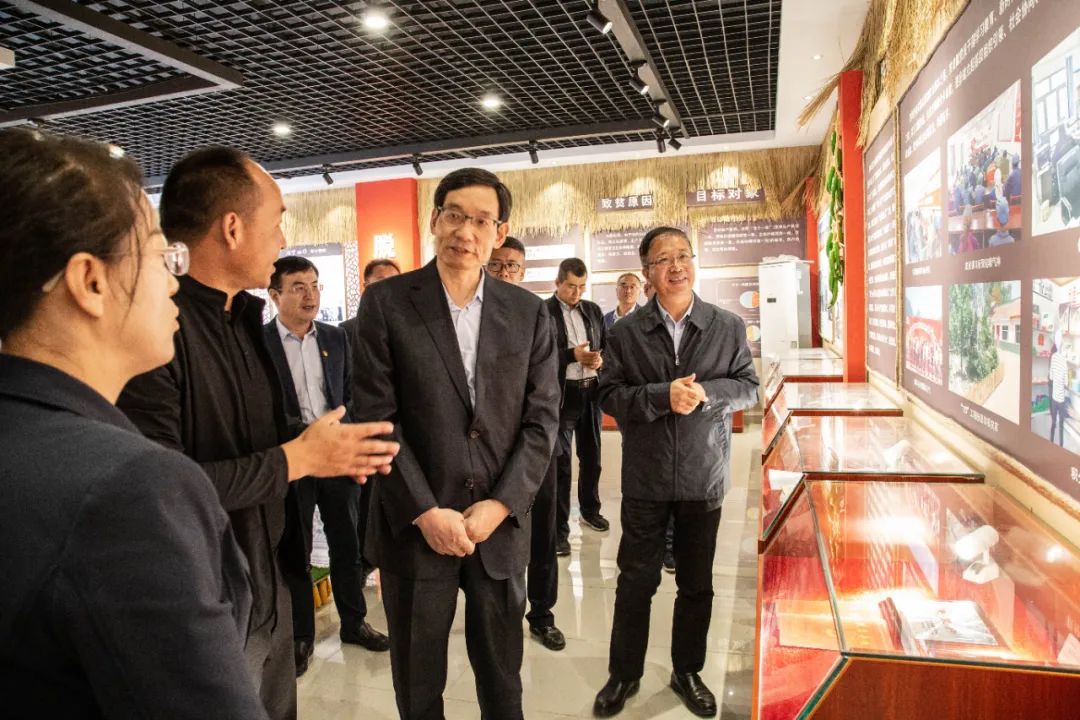 		周育先赴宁夏泾源县调研定点帮扶事情_企业公民_尊龙凯时集团有限公司	