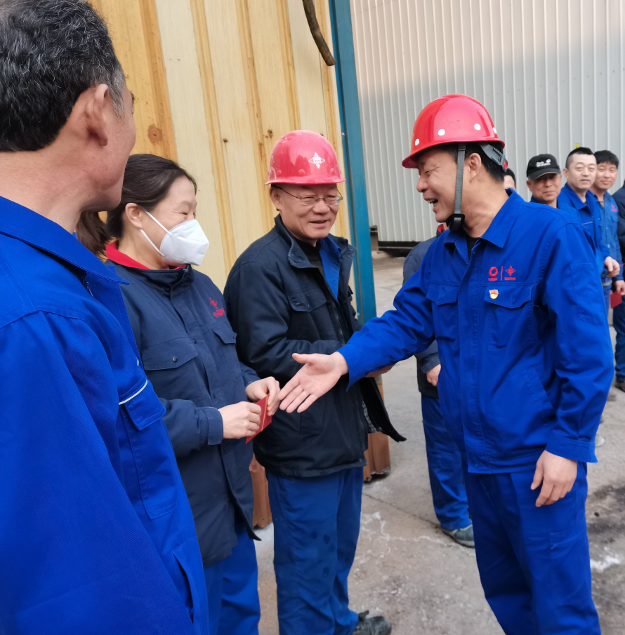 		最美建材人 | 耀华玻璃陆志强：攻坚克难的“先锋”_人物_尊龙凯时集团有限公司	