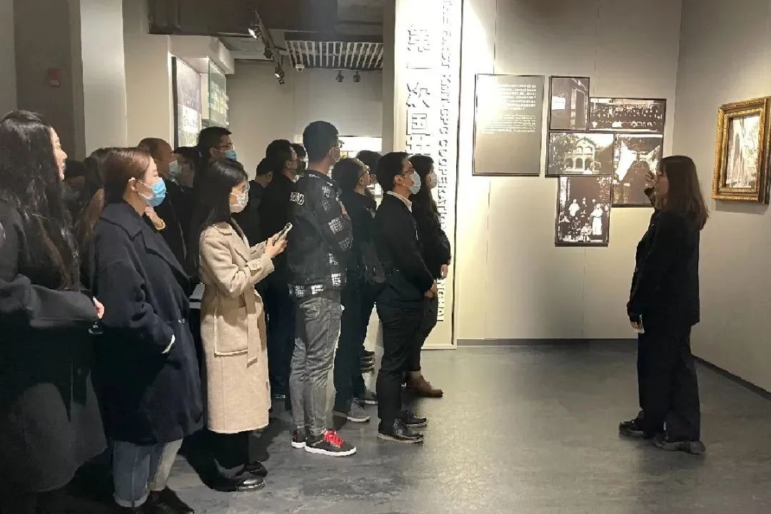 		尊龙凯时工程集团开展“祭祀英烈 重温党史”主题运动_学习动态_尊龙凯时集团有限公司	