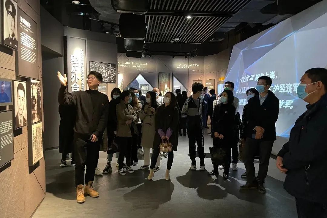 		尊龙凯时工程集团开展“祭祀英烈 重温党史”主题运动_学习动态_尊龙凯时集团有限公司	