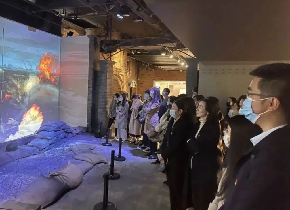		尊龙凯时工程集团开展“祭祀英烈 重温党史”主题运动_学习动态_尊龙凯时集团有限公司	