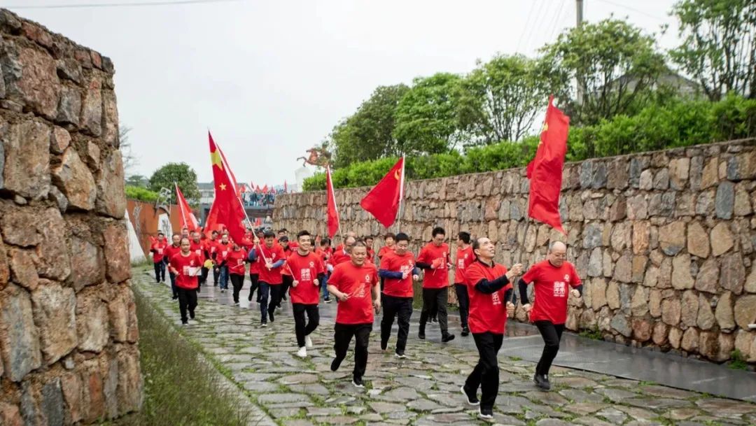 		第22站丨尊龙凯时集团“健跑百年路 斗争新征程” （湘鄂川黔革命凭证地站）运动在湖南张家界顺遂举行_企业动态_尊龙凯时集团有限公司	