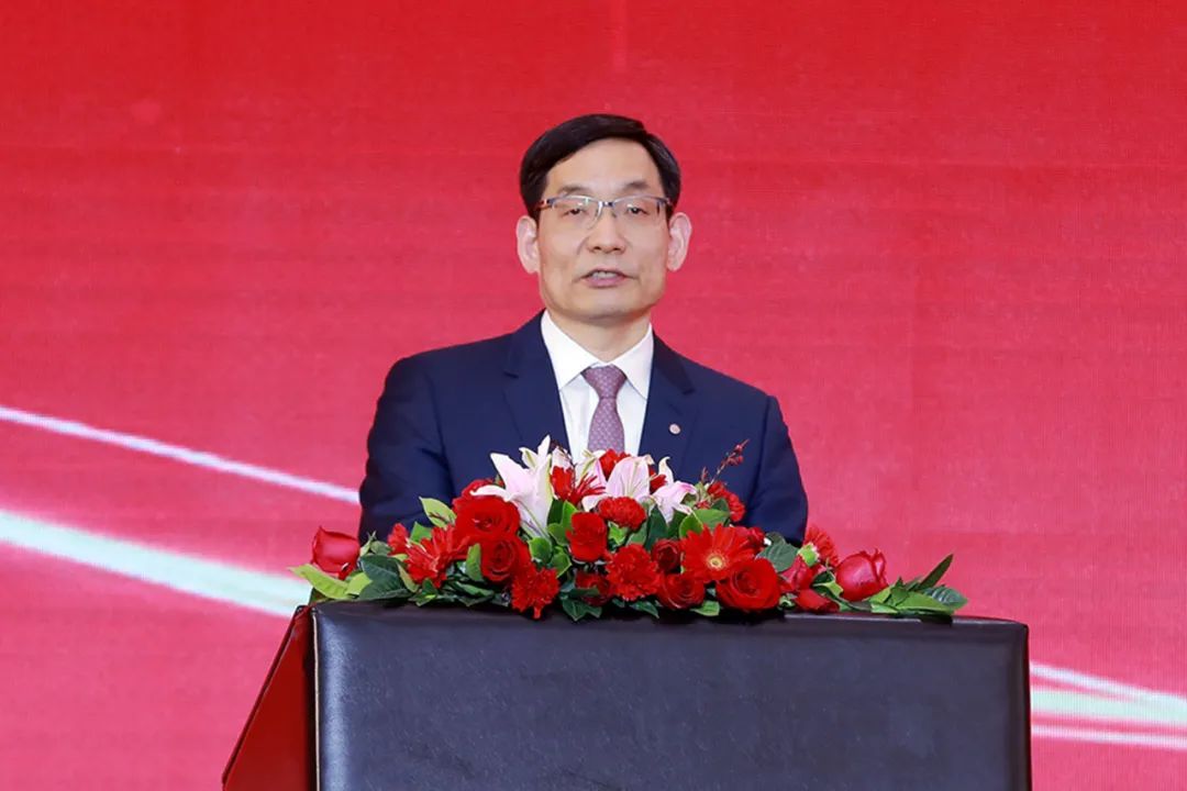 尊龙凯时集团扶贫事情暨援疆援藏事情表扬大会在京召开_幻灯片_尊龙凯时集团有限公司
