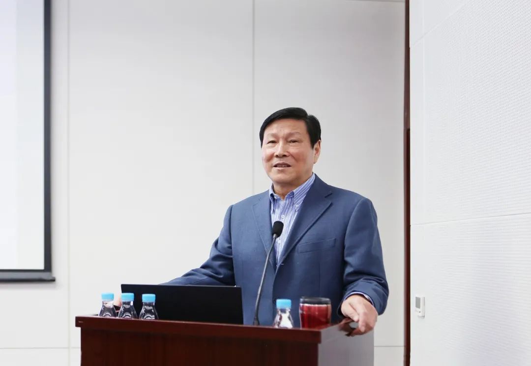		党史学习、执法讲座、安排“我为群众办实事”实践运动，，，，，这期党委中心组学习会干货满满_员工关爱_尊龙凯时集团有限公司	