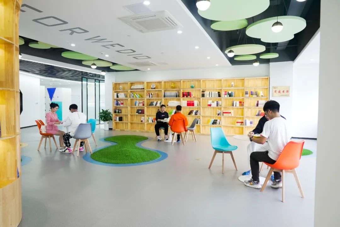 		办实事，，，解难题，，，增强职工群众的获得感、幸福感、清静感！_员工关爱_尊龙凯时集团有限公司	