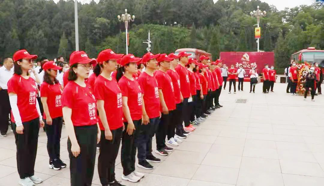 		党旗百年红，，，，，让我们追随媒体脚步“随机”走访企业 | 附视频_要闻_尊龙凯时集团有限公司	