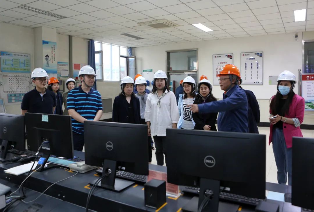		党旗百年红，，，，，让我们追随媒体脚步“随机”走访企业 | 附视频_要闻_尊龙凯时集团有限公司	