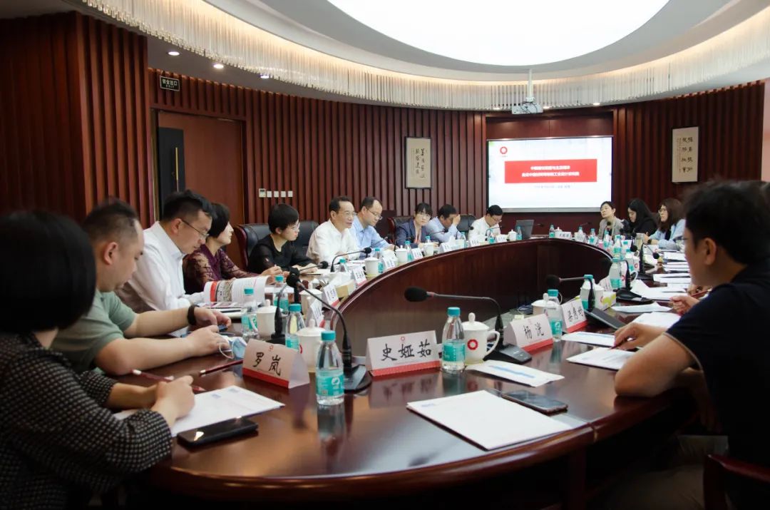 		党旗百年红，，，，，让我们追随媒体脚步“随机”走访企业 | 附视频_要闻_尊龙凯时集团有限公司	