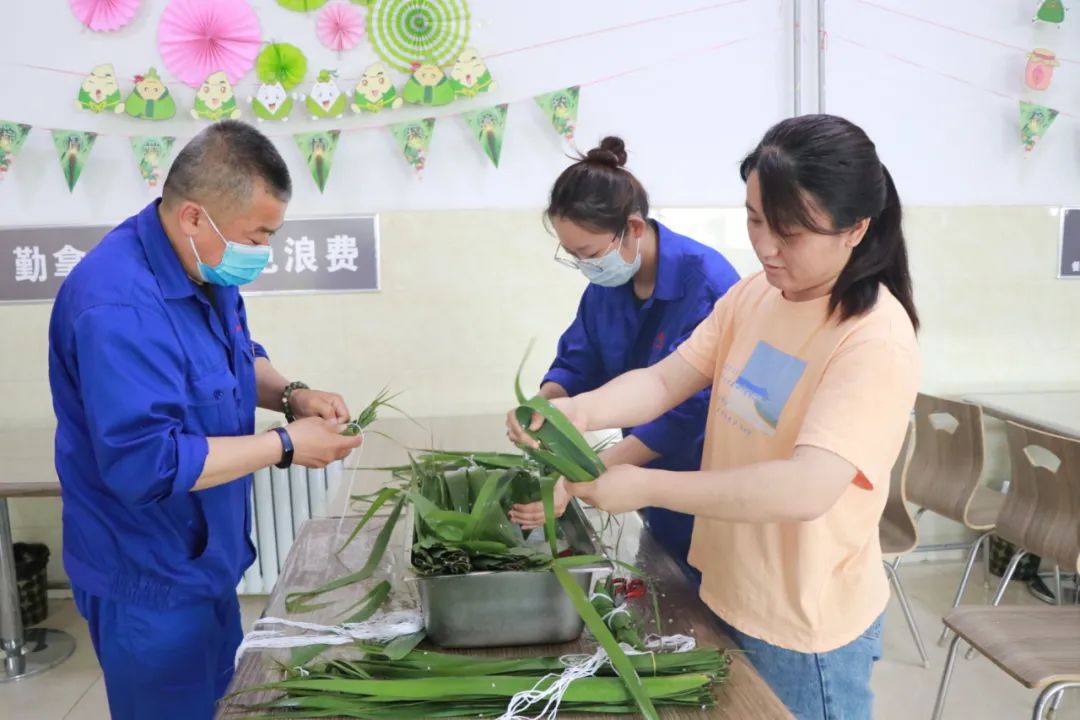 		端午安康 | “粽”有团圆意，，，建材一家亲！_责任与文化_尊龙凯时集团有限公司	