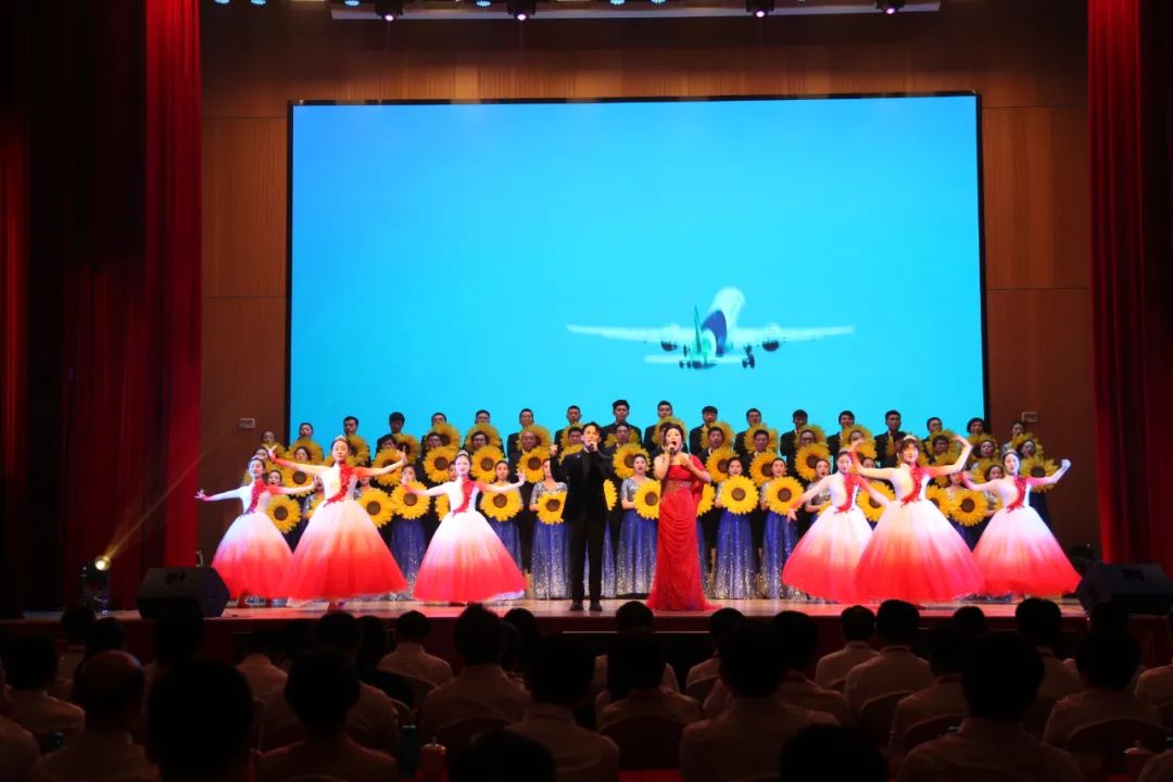 		尊龙凯时集团庆祝建党100周年“两优一先”表扬大会暨“党建事情品牌”宣布会盛大召开_要闻_尊龙凯时集团有限公司	