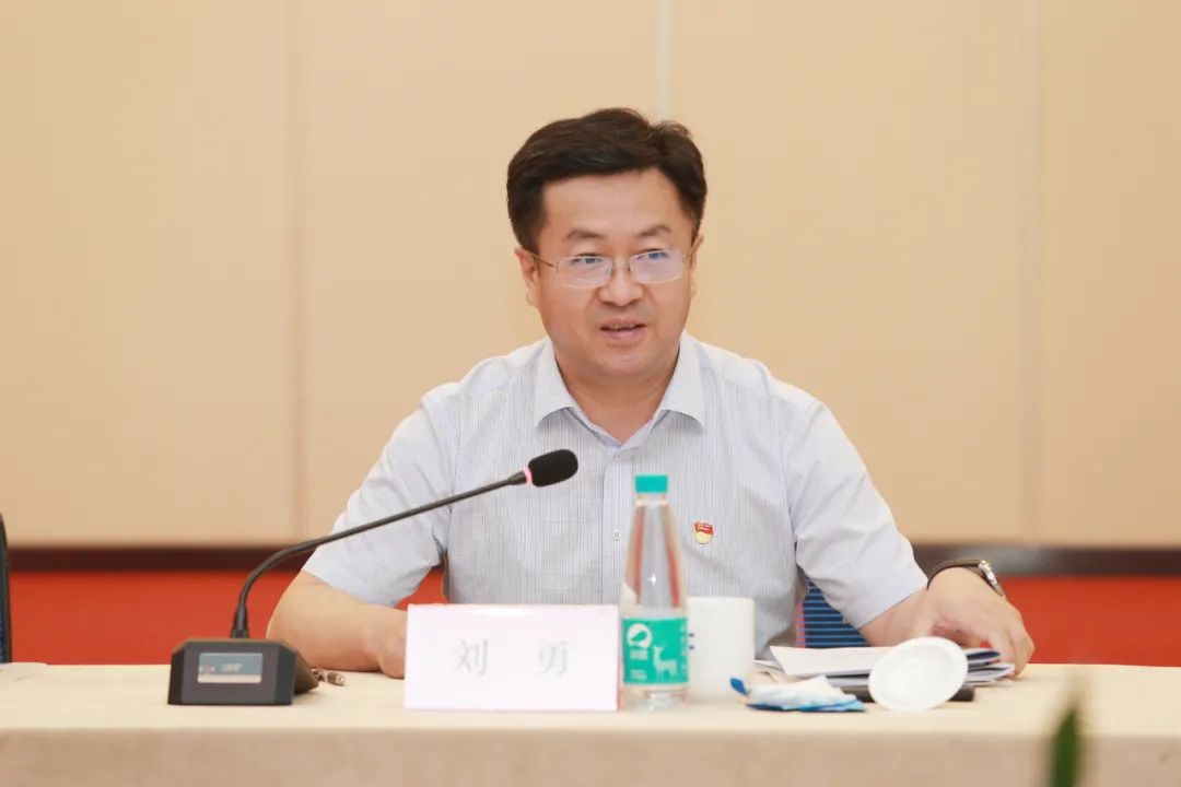 		尊龙凯时集团召开党建事情座谈会_要闻_尊龙凯时集团有限公司	