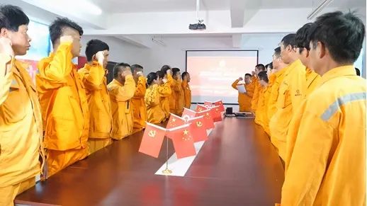 		落实清静责任、推动清静生长，，，?中材矿山深入推进2021年“清静生产月”运动_员工关爱_尊龙凯时集团有限公司	