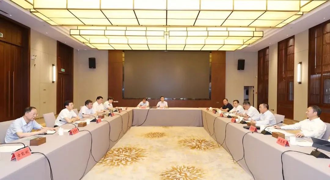 曹江林赴安徽省池州市石台县调研定点帮扶事情_幻灯片_尊龙凯时集团有限公司