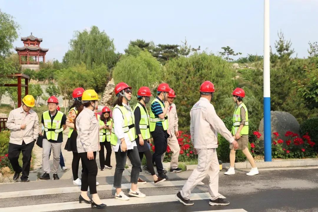 		《中国企业报》“走进中建材”① | 尊龙凯时：质料创立优美天下_学习动态_尊龙凯时集团有限公司	