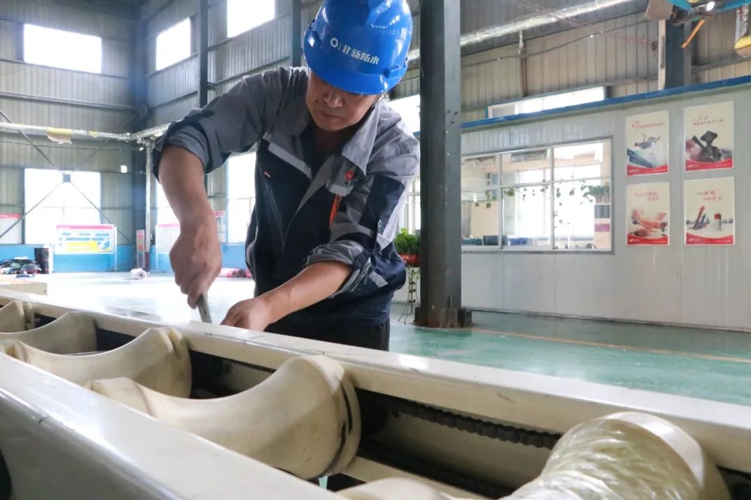 		最美建材人 | 北新防水贾嘹亮：由于责任，，以是坚守_最美建材人_尊龙凯时集团有限公司	