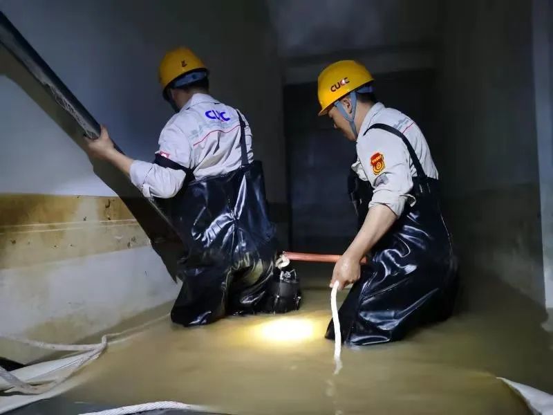 		一直“豫”你在一起，，，，，，尊龙凯时集团抗洪救援一直歇！_图片_尊龙凯时集团有限公司	