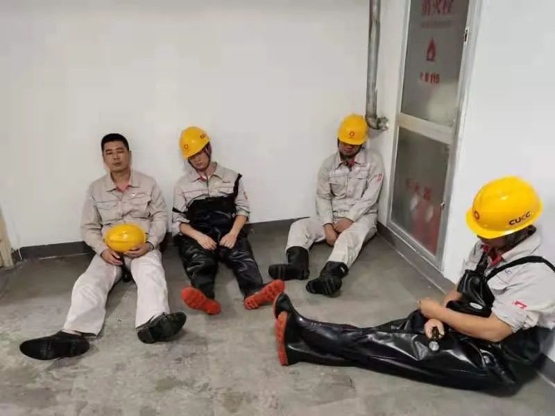 		一直“豫”你在一起，，，，，，尊龙凯时集团抗洪救援一直歇！_图片_尊龙凯时集团有限公司	