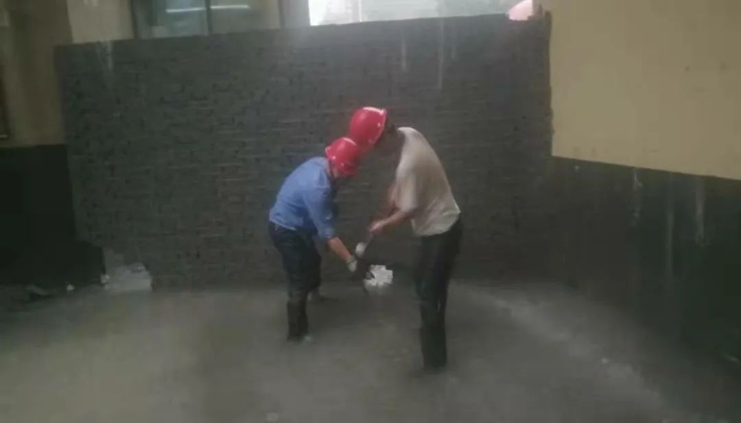 		“豫”你同在，，，尊龙凯时集团抗洪救灾一直在行动！_图片_尊龙凯时集团有限公司	