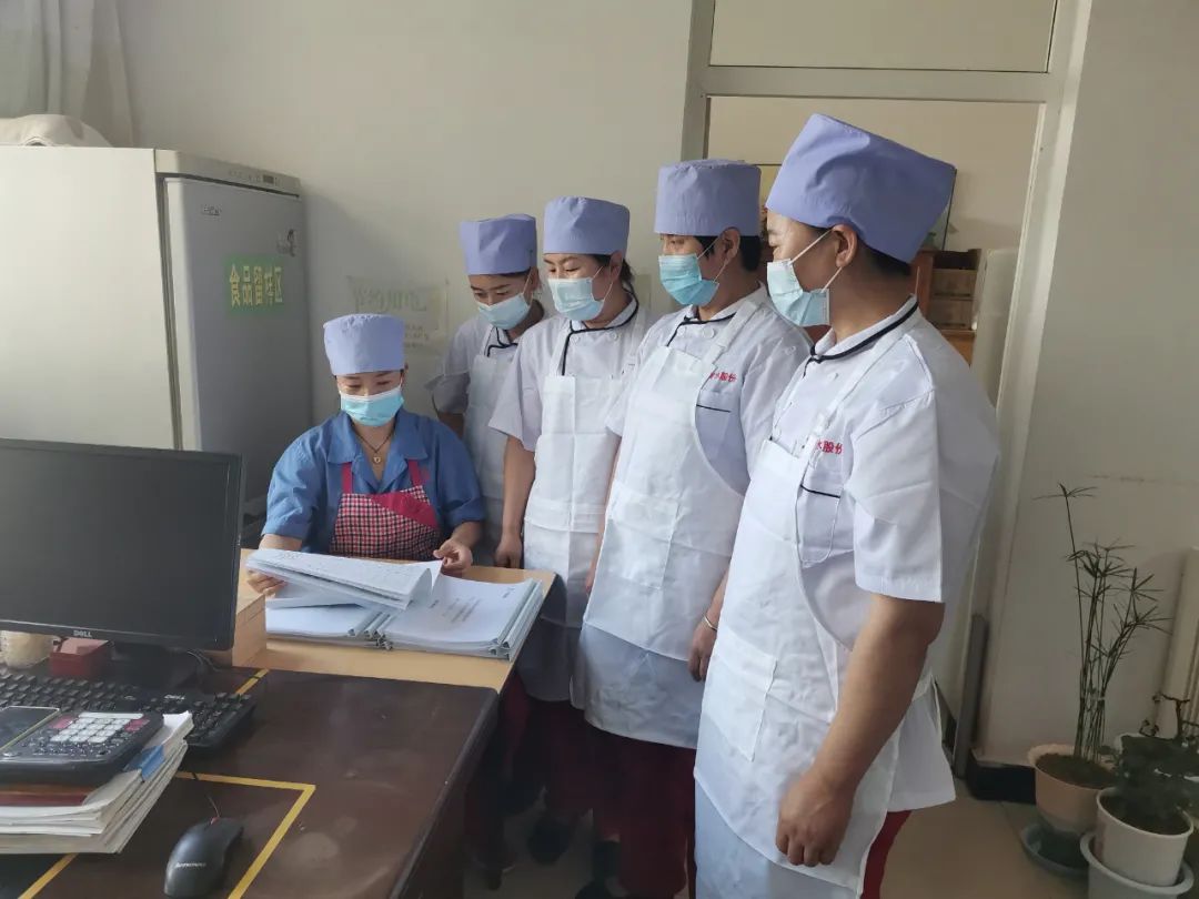 		办实事 暖人心 | 宁夏建材：专心用情解决好员工用餐问题_办实事暖人心_尊龙凯时集团有限公司	
