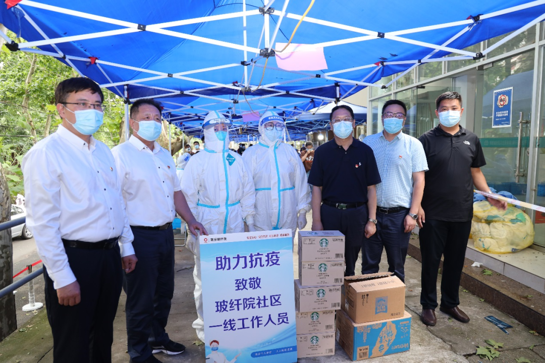 		彰显央企继续 | 我们防疫战疫、驰援捐赠、灾区重修一直歇！_企业公民_尊龙凯时集团有限公司	